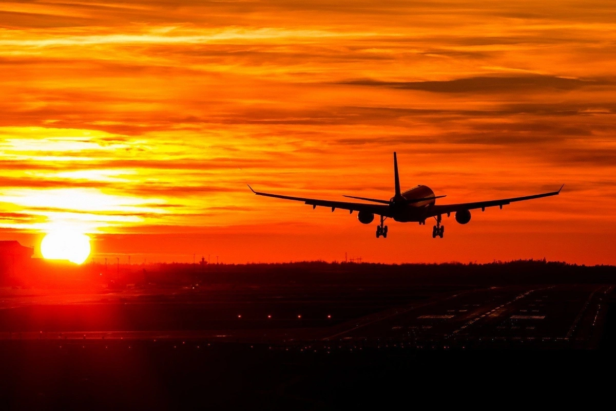 Moskvadan İrəvana uçan təyyarə məcburi eniş edib