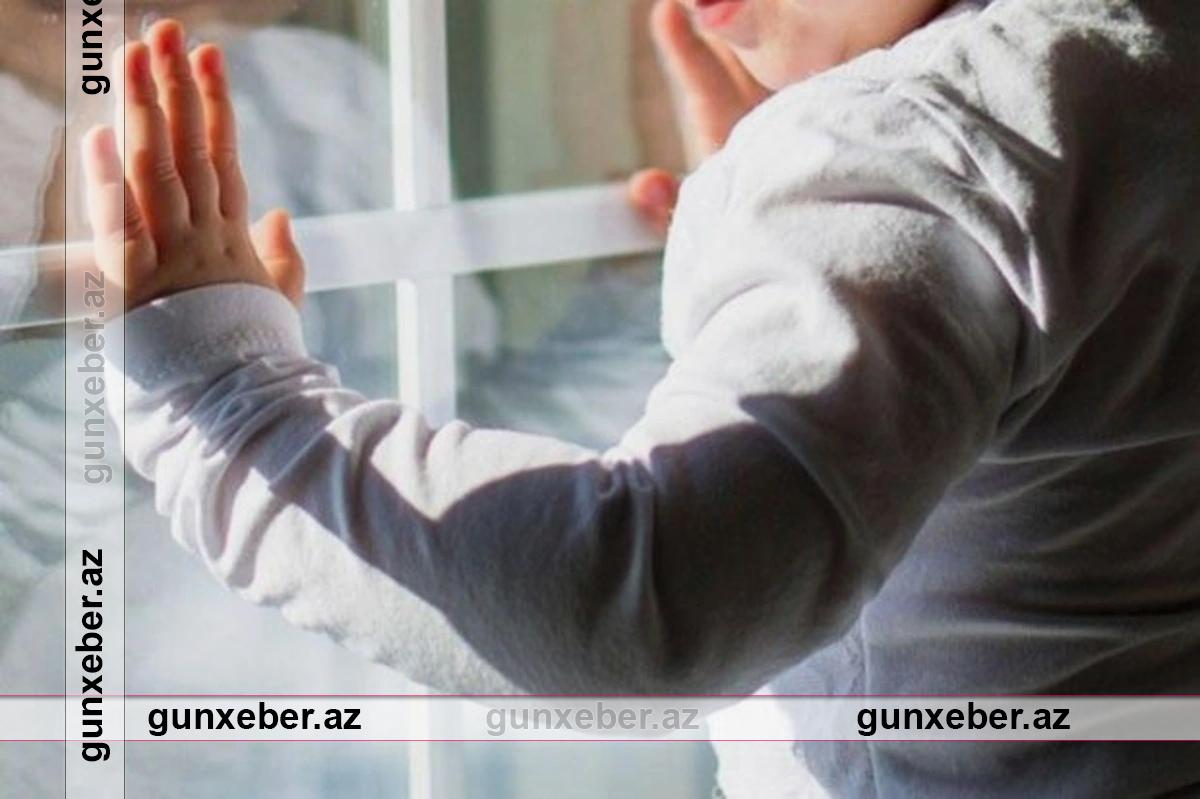 Üç yaşlı uşaq yeddinci mərtəbədən yıxılıb öldü