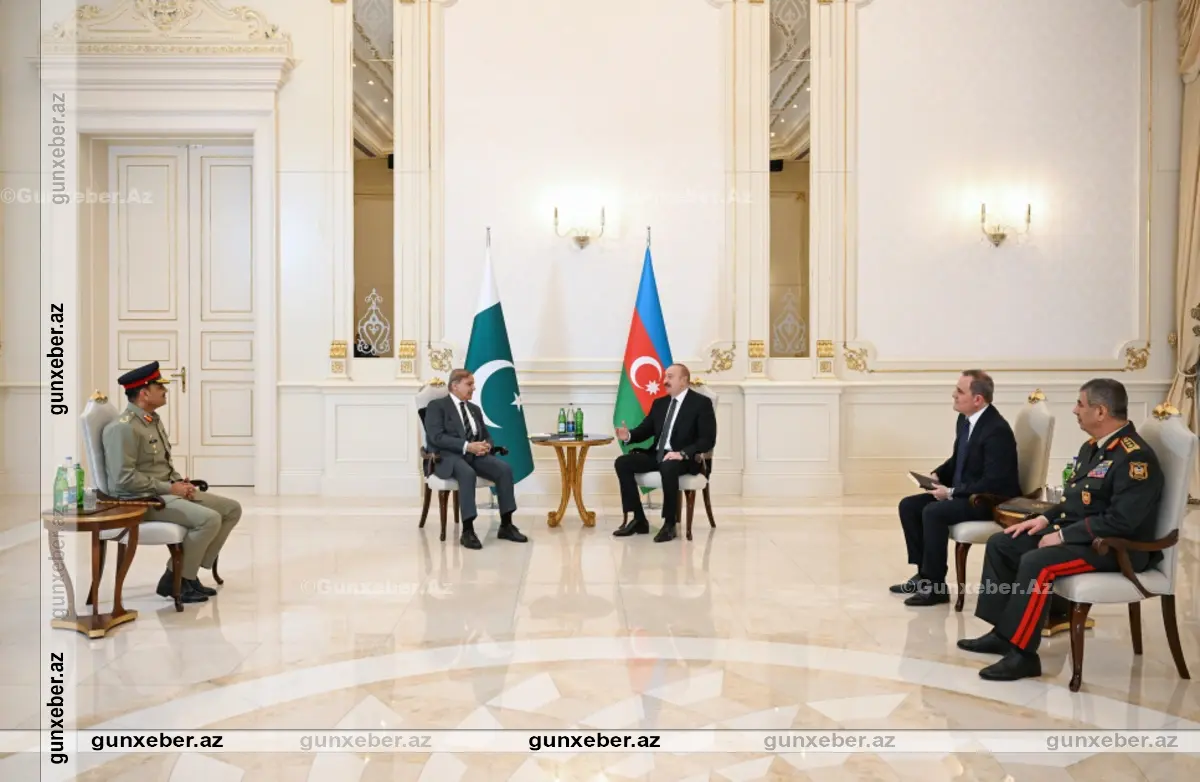 Prezident İlham Əliyevin Pakistanın baş naziri ilə məhdud tərkibdə görüşü olub