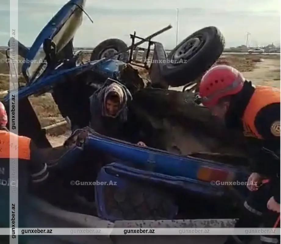 Bakıda sərnişin avtobusu qəzaya uğradı: Ölənlər və yaralananlar var